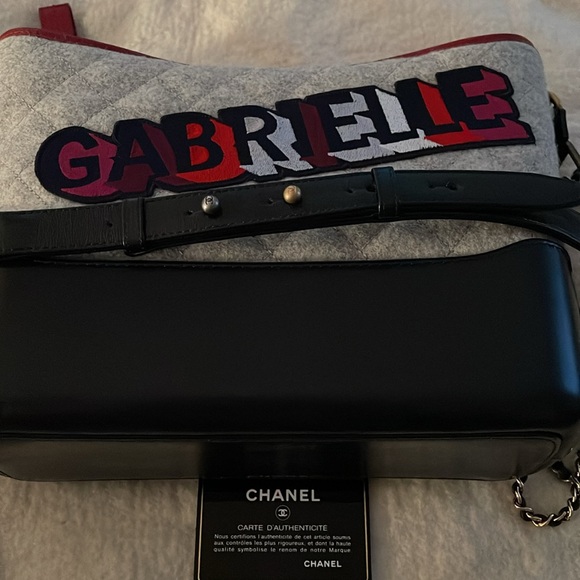 Preloved Chanel Gabrielle felt/leather great condition comes with card n sticker - Picture 4 of 15